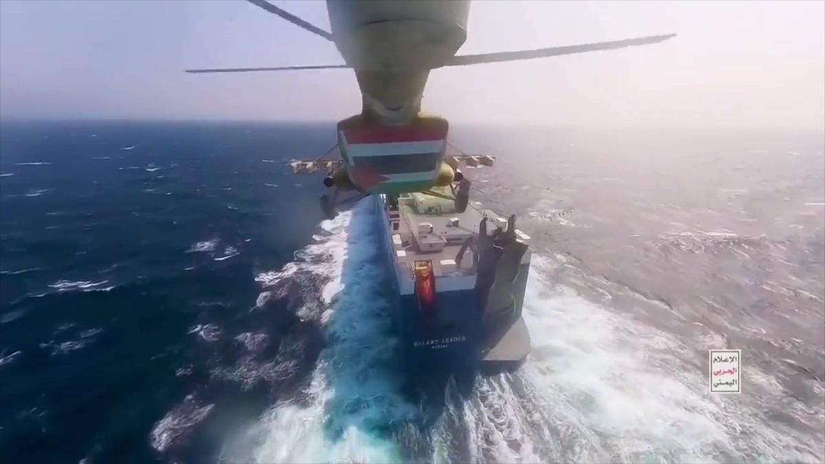 Jemenští povstalci zveřejnili video, jak zadrželi obchodní loď v Rudém moři